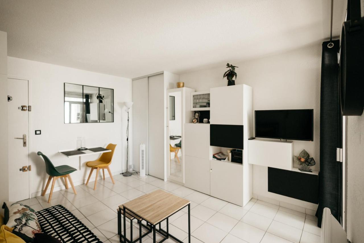 Cosy T1, A 10 Minutes A Pieds Des Plages Фрежюс Экстерьер фото