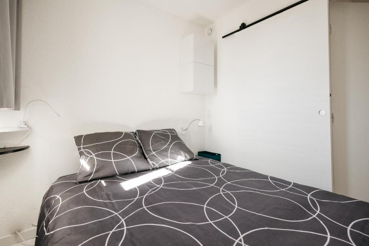 Cosy T1, A 10 Minutes A Pieds Des Plages Фрежюс Экстерьер фото