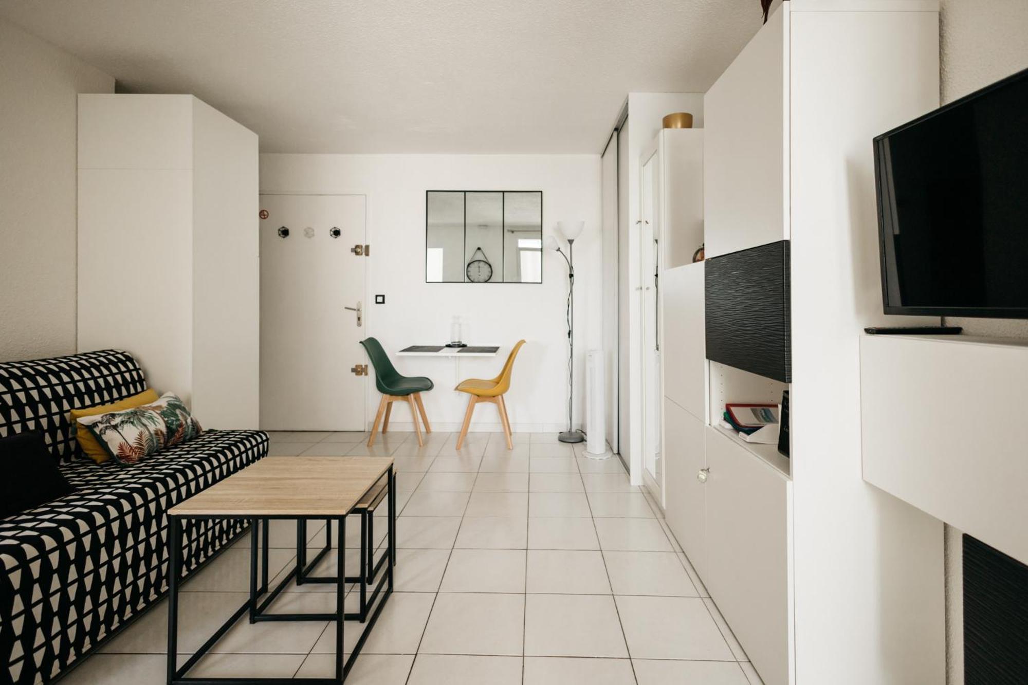 Cosy T1, A 10 Minutes A Pieds Des Plages Фрежюс Экстерьер фото